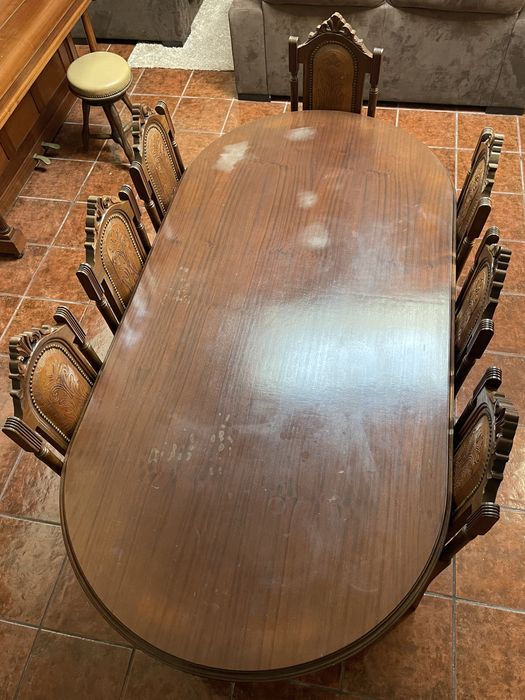 Mesa de jantar com 8 cadeiras