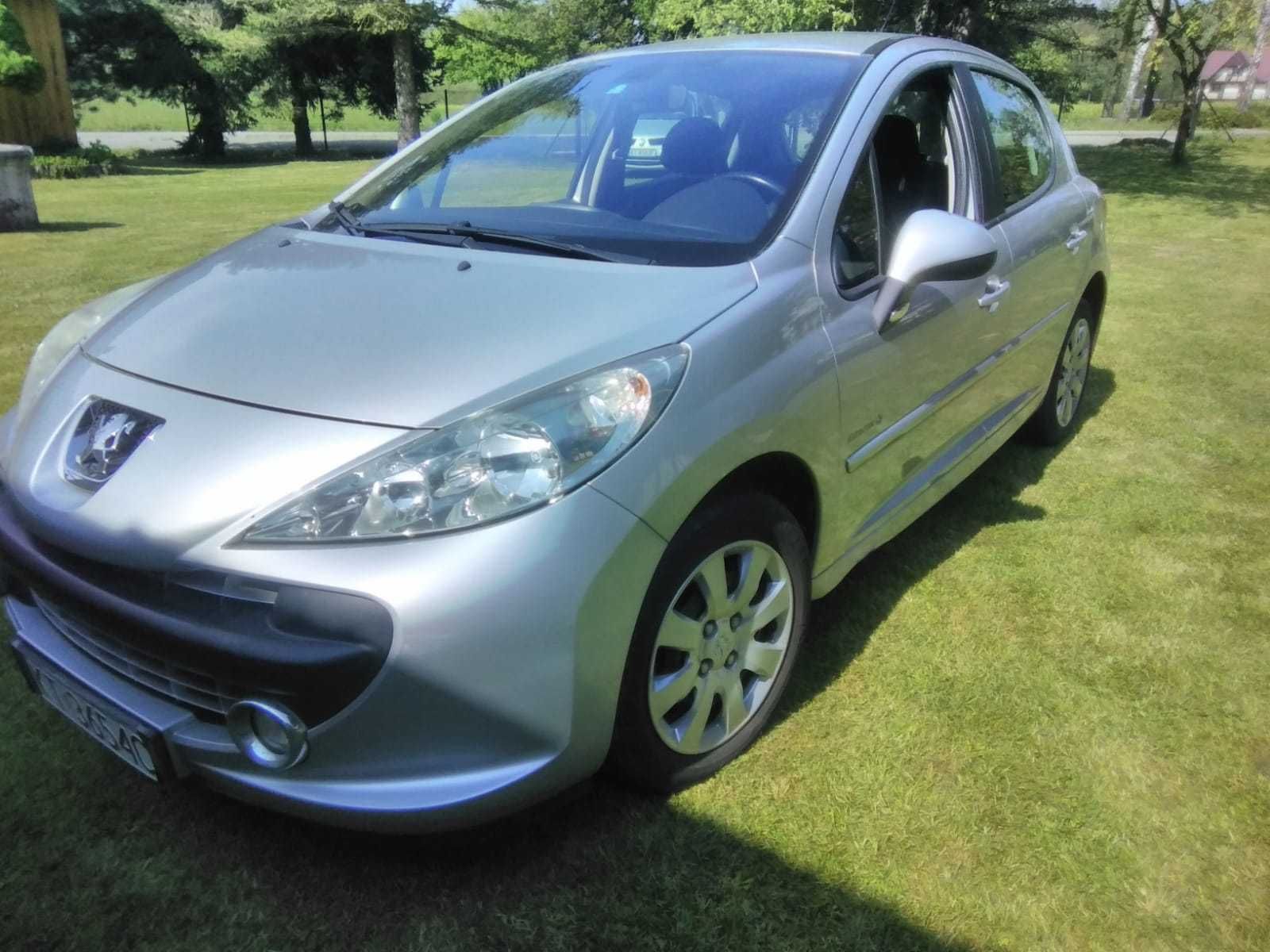 Peugeot 207, rok 2009 stan bardzo dobry