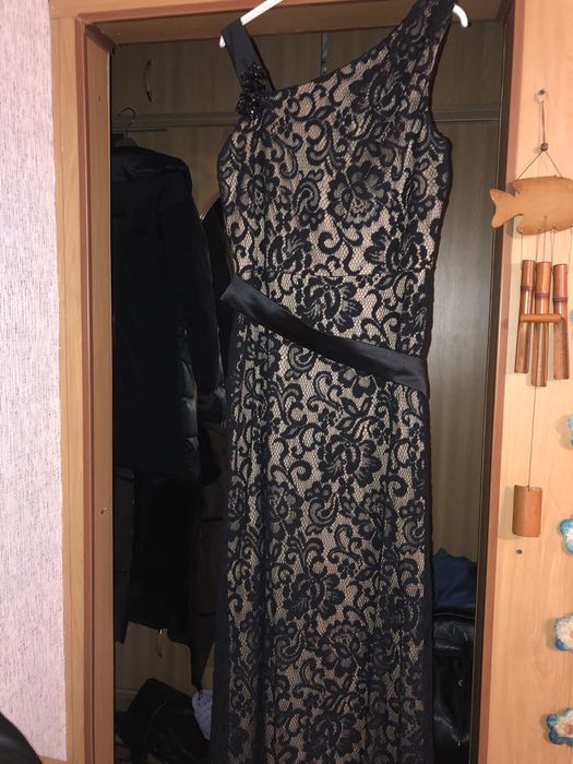 Вечірня сукня ажурна