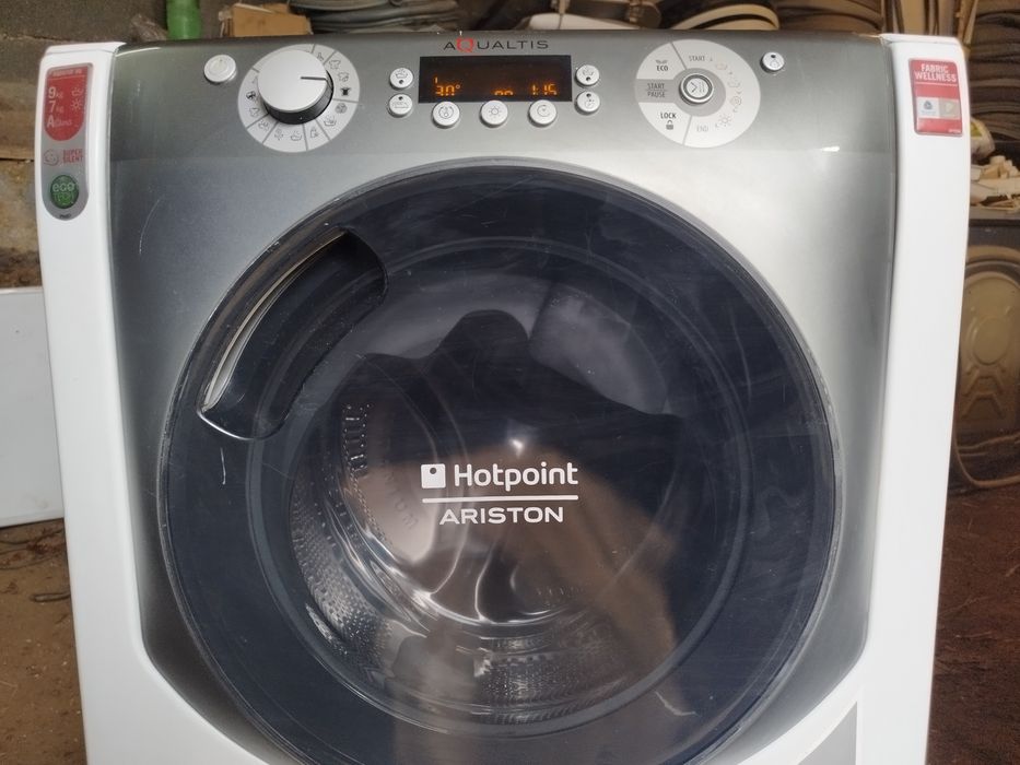 Máquina de lavar e secar roupa