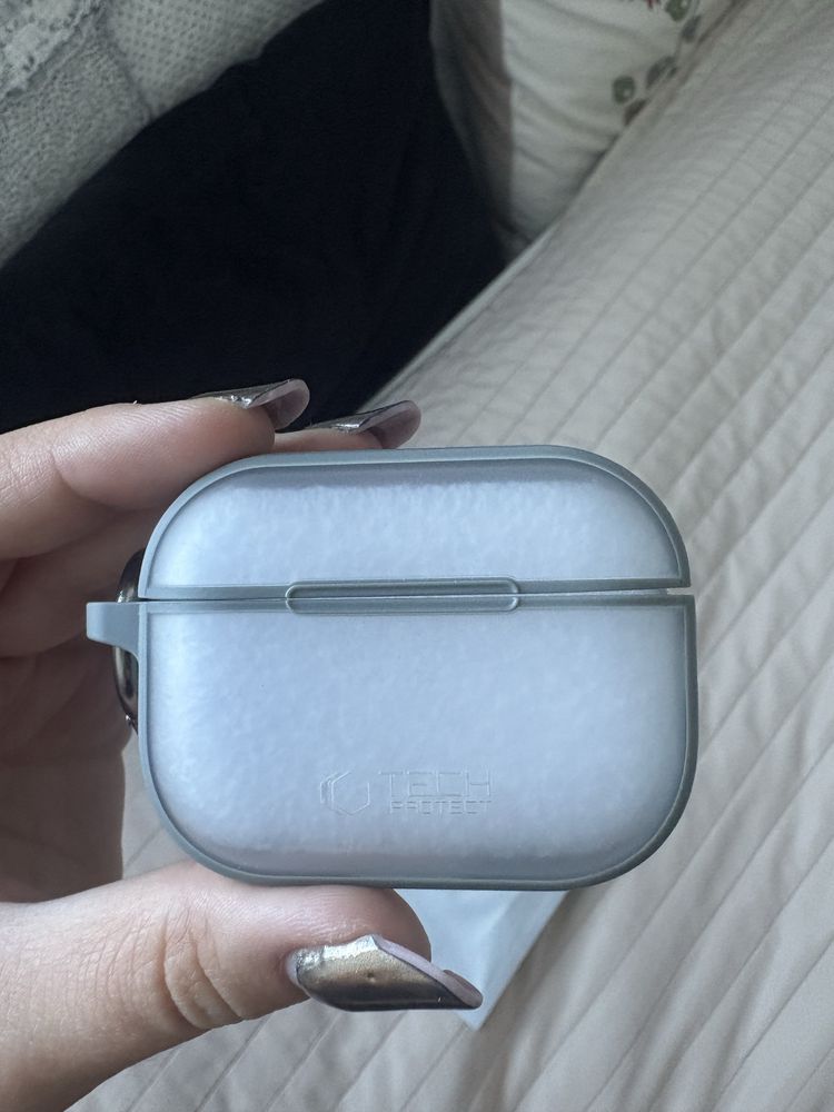 etui case przezroczyste AirPods Pro karabińczyk twarde TechProtect