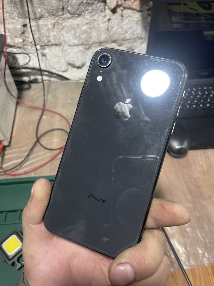 Iphone XR  продам