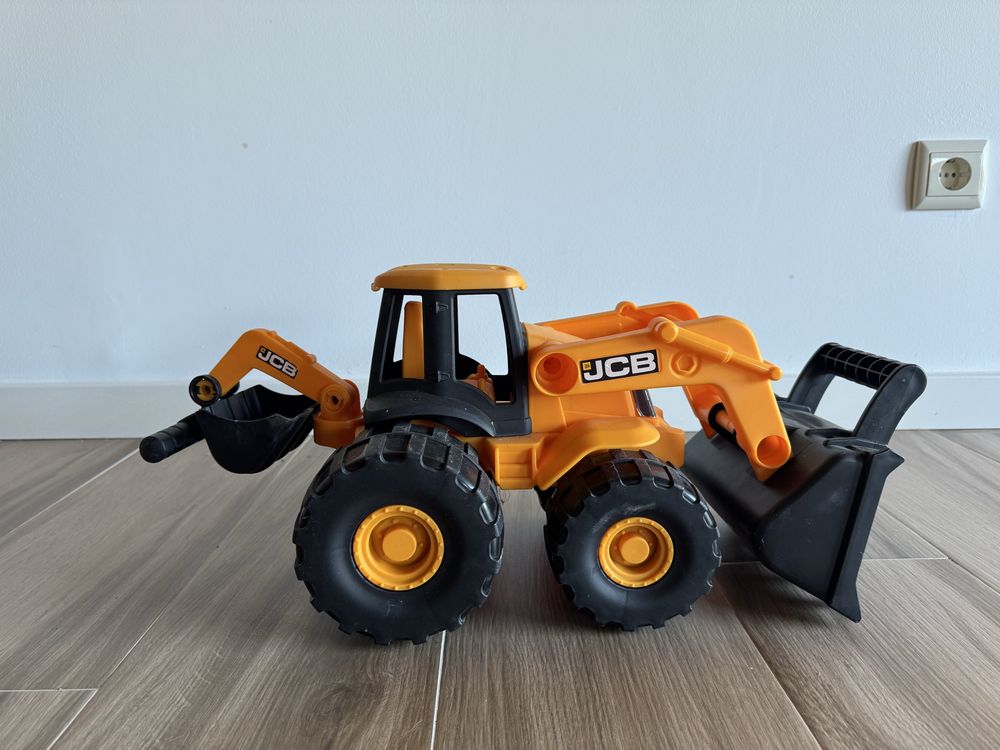 Brinquedo escavadeira JCB