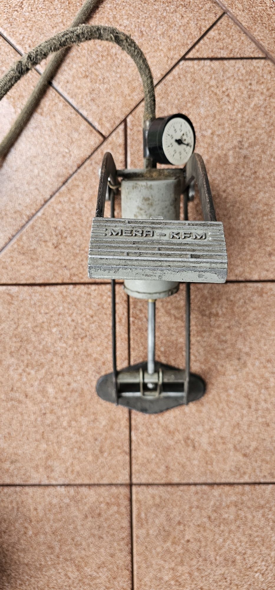 Pompka nożna samochodowa Mera KFM Fiat 126p