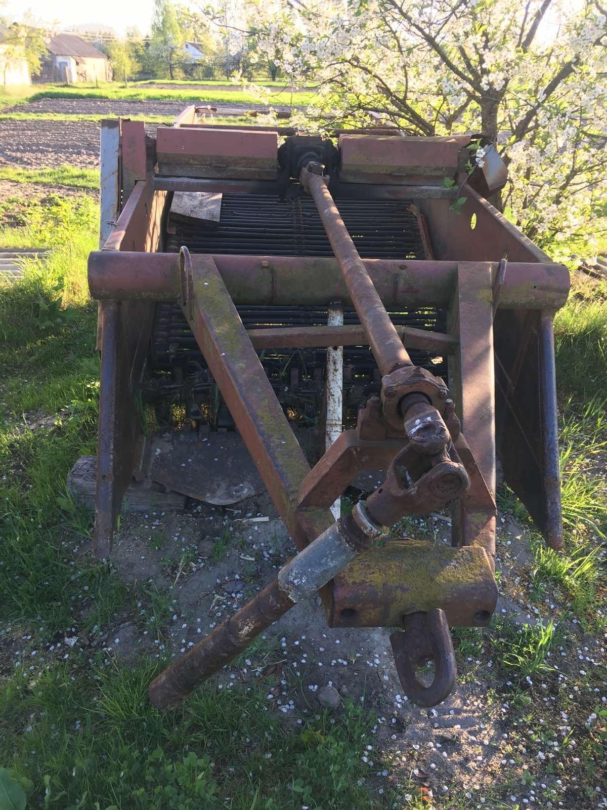 Картопле копач продам