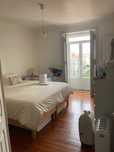 Quarto para alugar a 4 estacoes de comboio da Nova Sbe Carcavelos