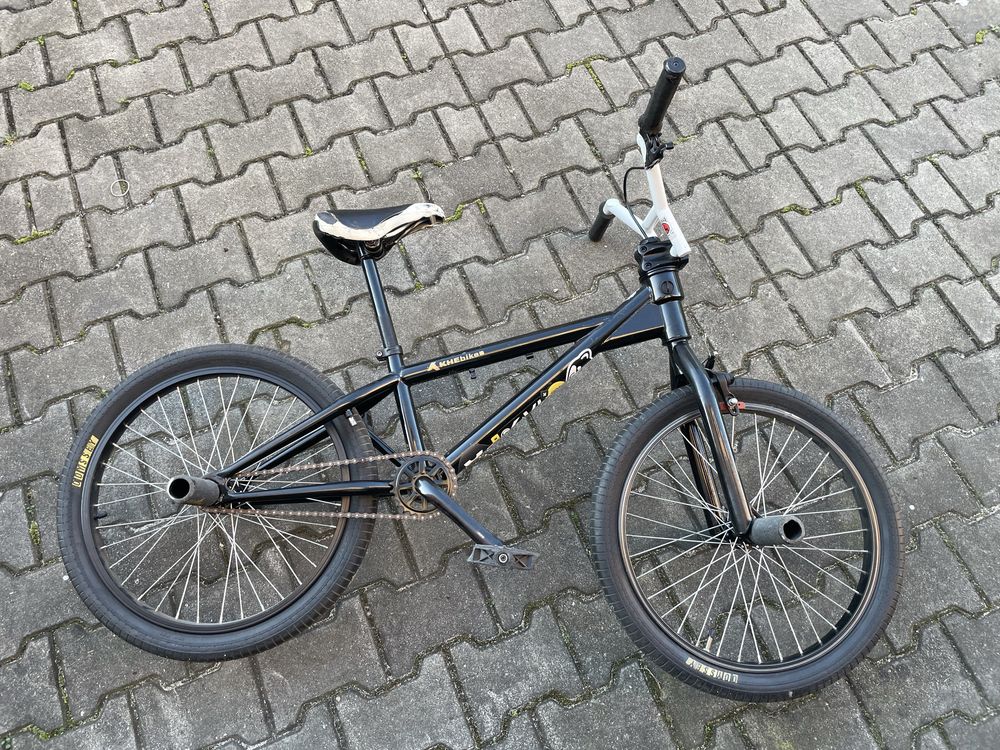 Bmx Khebikes z pegami