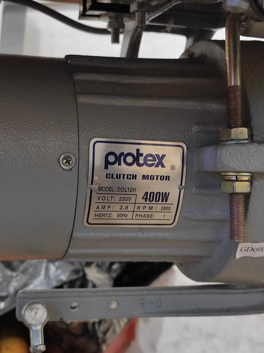 Промислова швейна машинка фірми PROTEX TY1130H