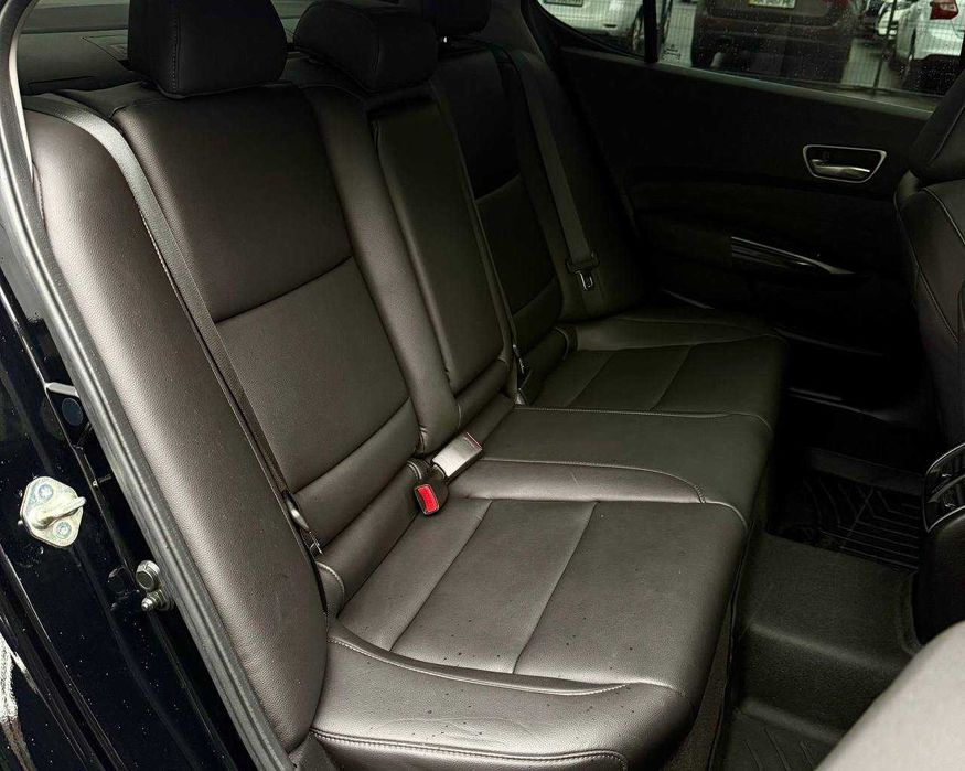 Продаж Acura TLX