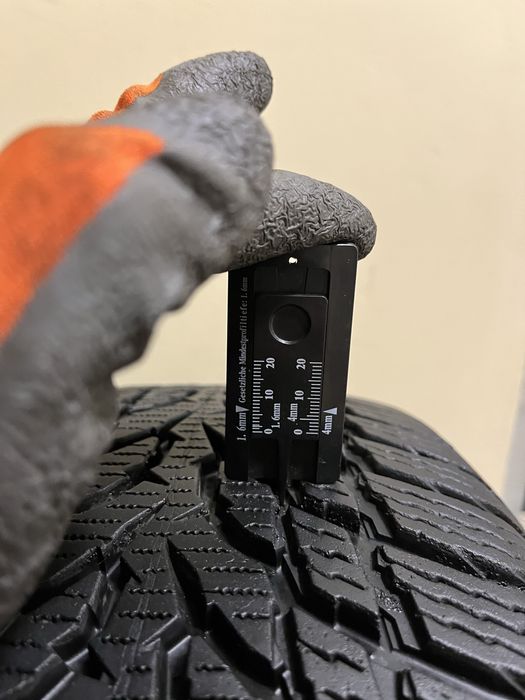 4 opony zimowe Nokian 215/55 R16