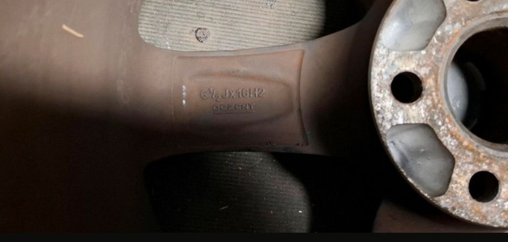 Felgi aluminiowe 16" z oponami VW GOLF, PASSAT, itp