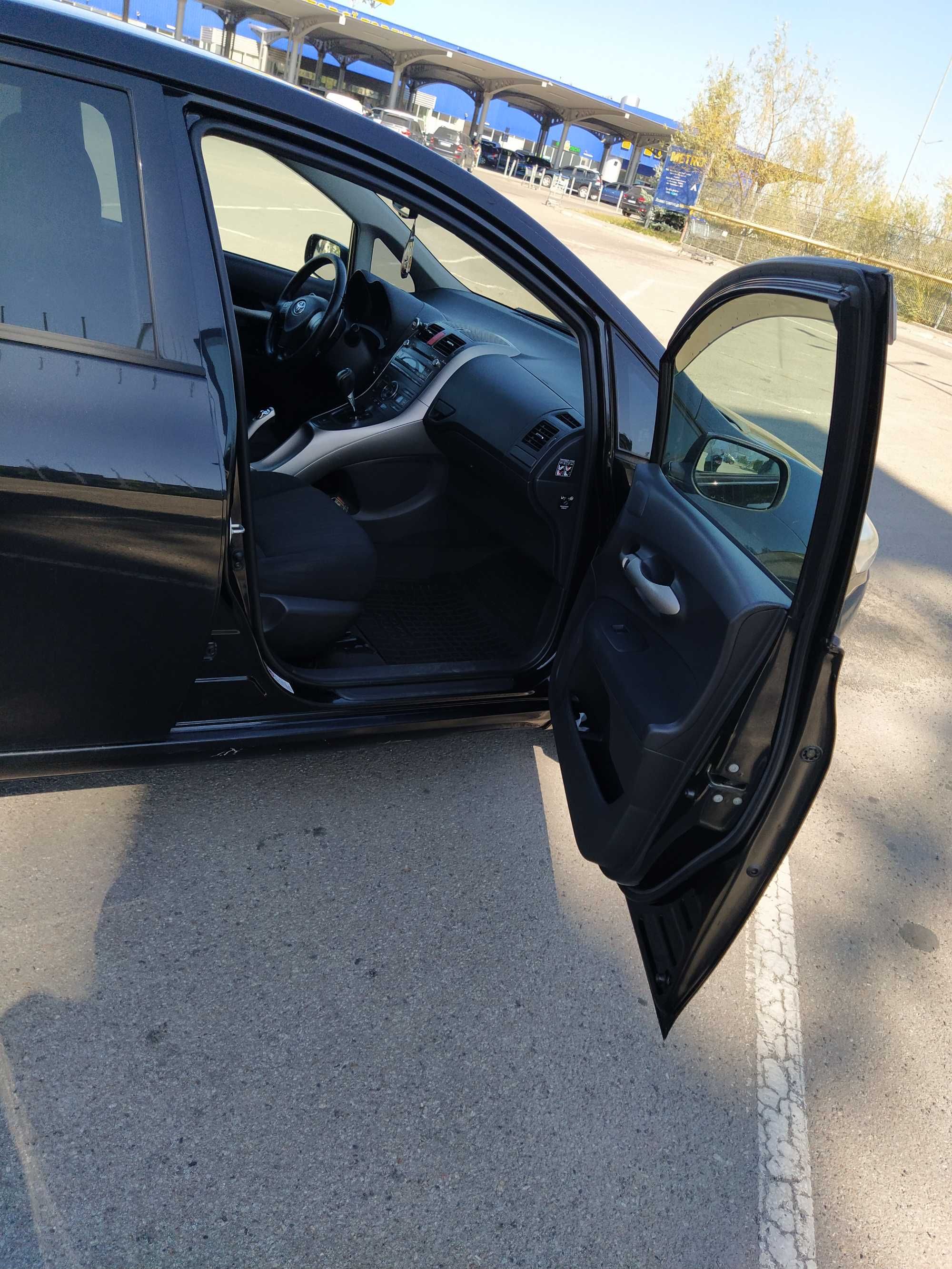 Автомобіль Toyota auris 2008