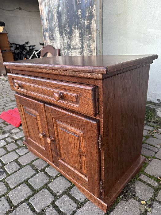 Комод. Приліжкові тумбочки