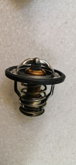Termostat cieczy chłodzącej mitsubishi Lancer IV V Pajero II III org.