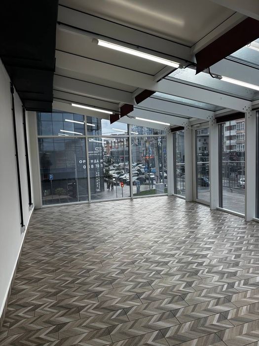 Оренда фасадного приміщення 85 м2 в центрі міста 2 поверх