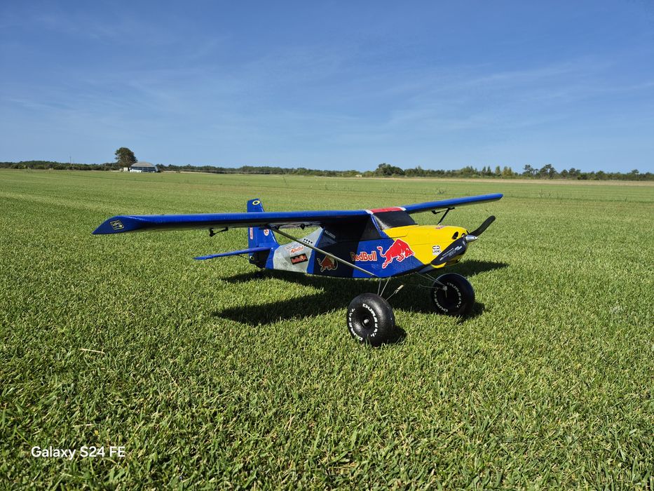 Avião RC Durafly Tundra RedBull Completo + EXTRAS / Envergadura 1,3m