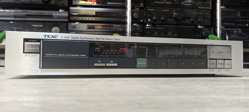 Тюнер TEAC T-707