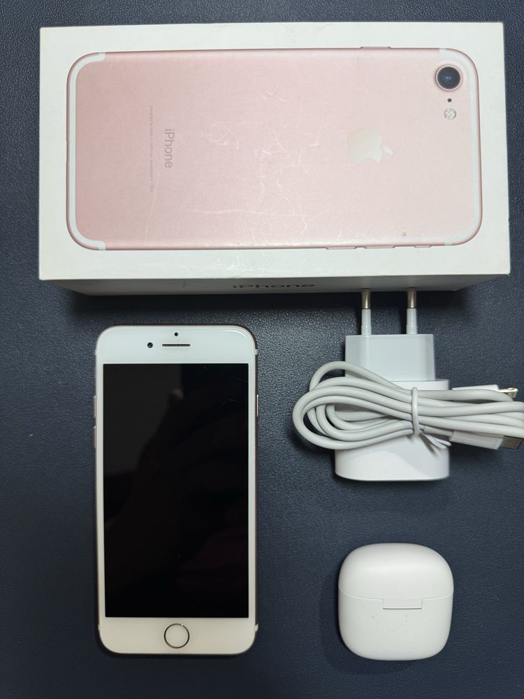 Iphone 7 32gb Gold Rose(все в оригіналі + бездрото навушн в подарунок)