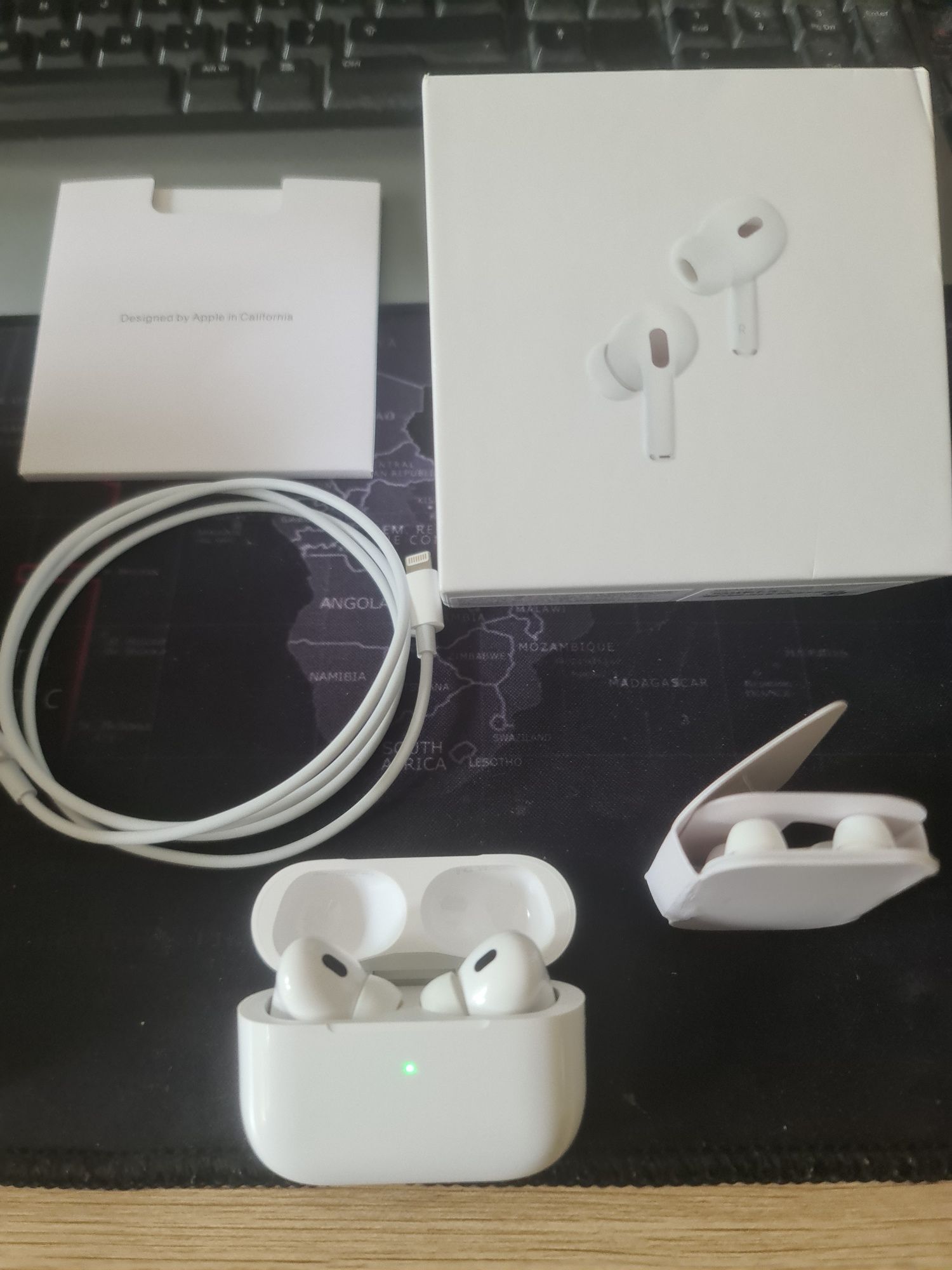 Słuchawki bezprzewodowe dokanałowe Apple AirPods Pro używane działają