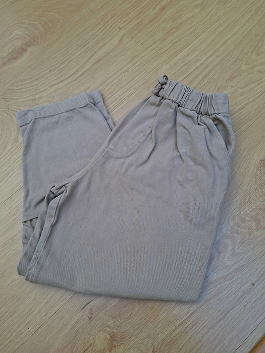 Calça bege Zara para menina, tamanho 8 anos