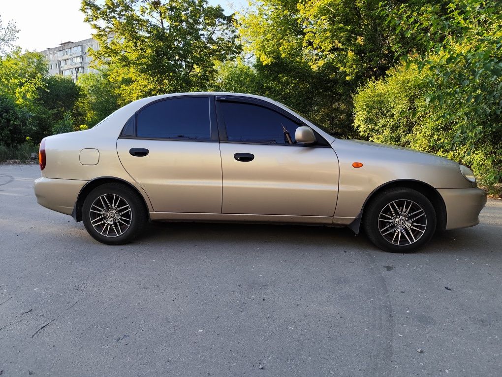Daewoo Lanos 1.5 SE 2012 г