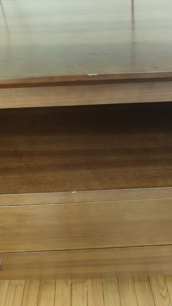 Cómoda de quarto e Tv