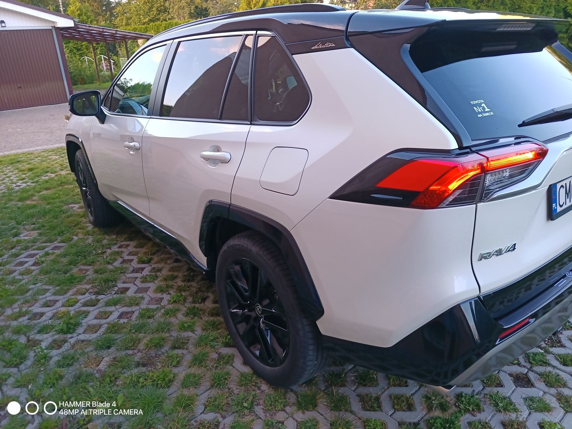 Toyota RAV4 V Selection Hybrid 2022rok