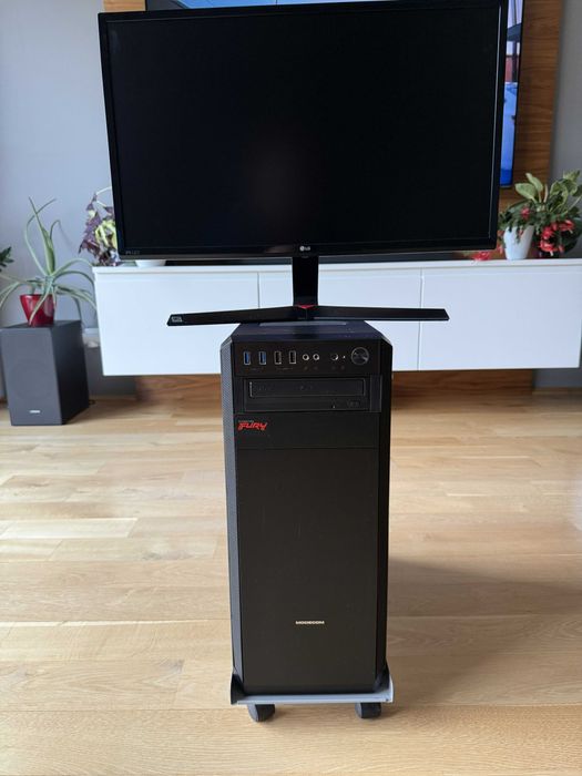 Zestaw komputer AMD R5 16GB RAM Win11 + monitor LG