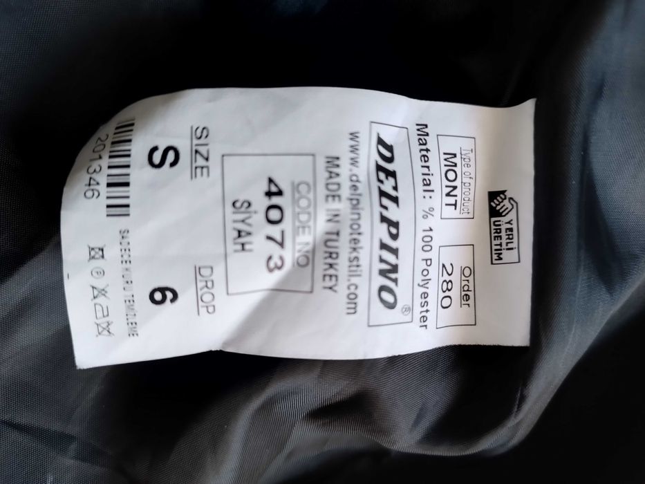 Чоловіча чорна шкіряна ( дуже якісний замінник) куртка