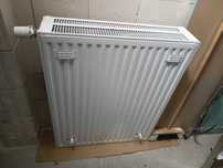 Grzejnik pokojowy trzypłytowy CV33 biały 900x700mm