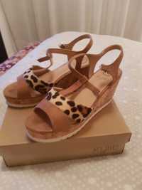 Sandalias leopardo tamanho 41