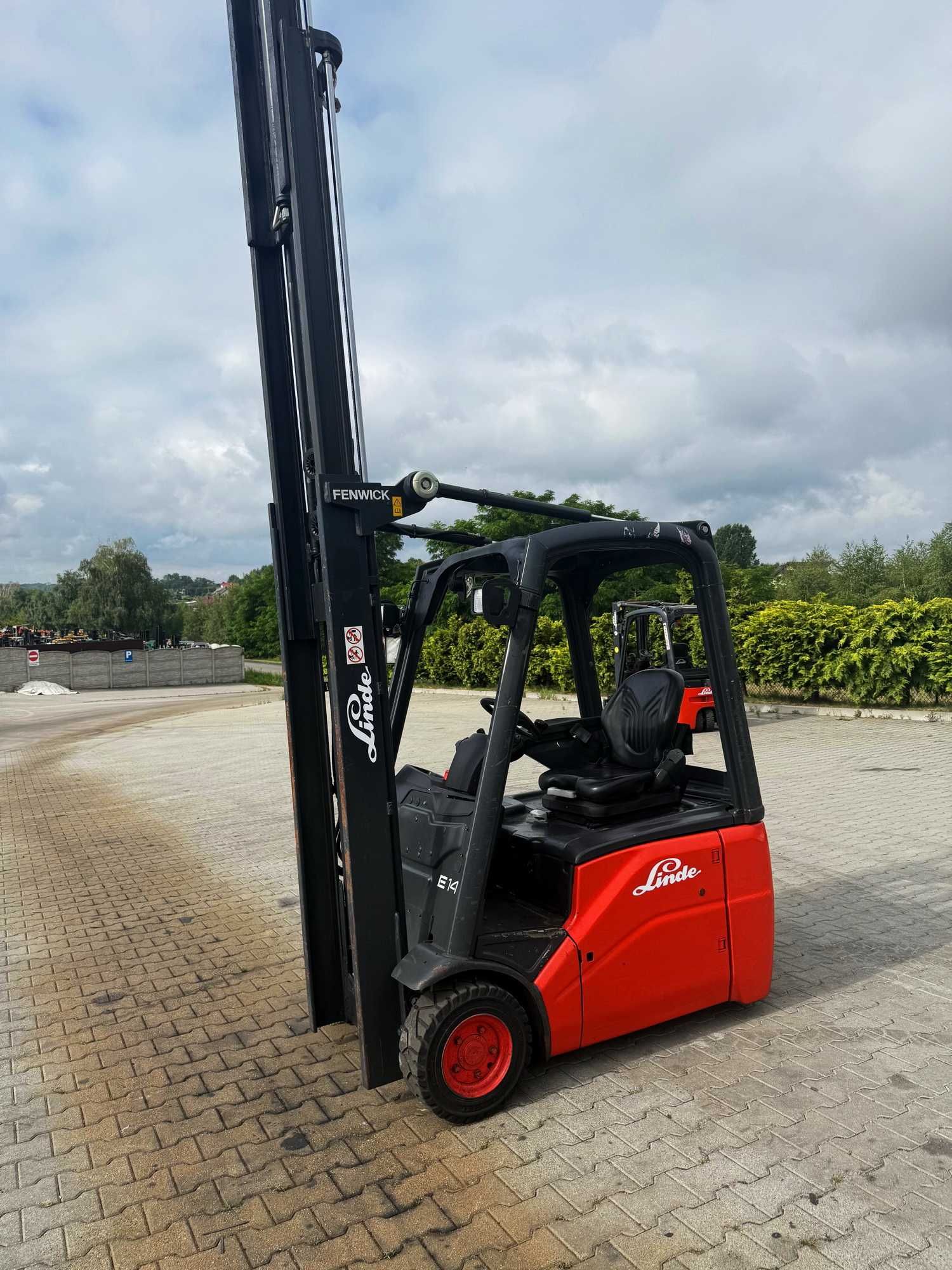 wózek widłowy elektryczny LINDE E14-01 1.4T Triplex 4.60m 6600mtg 2012