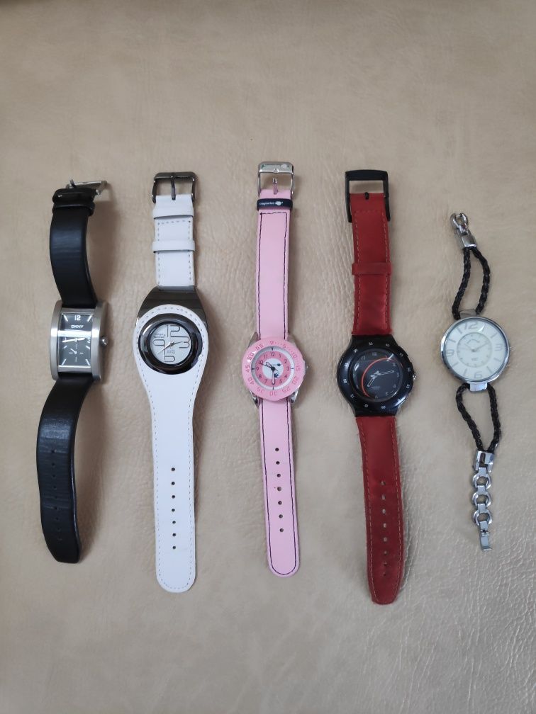 Relógios Swatch e outros.