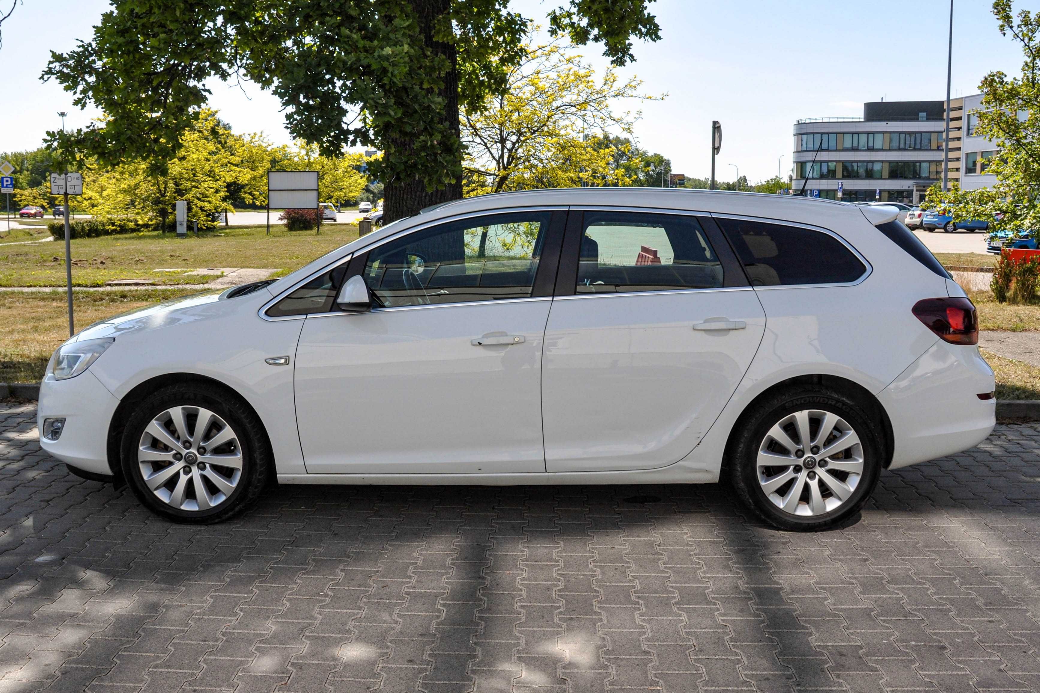 Opel Astra J 1,7CDTI 2011 r.