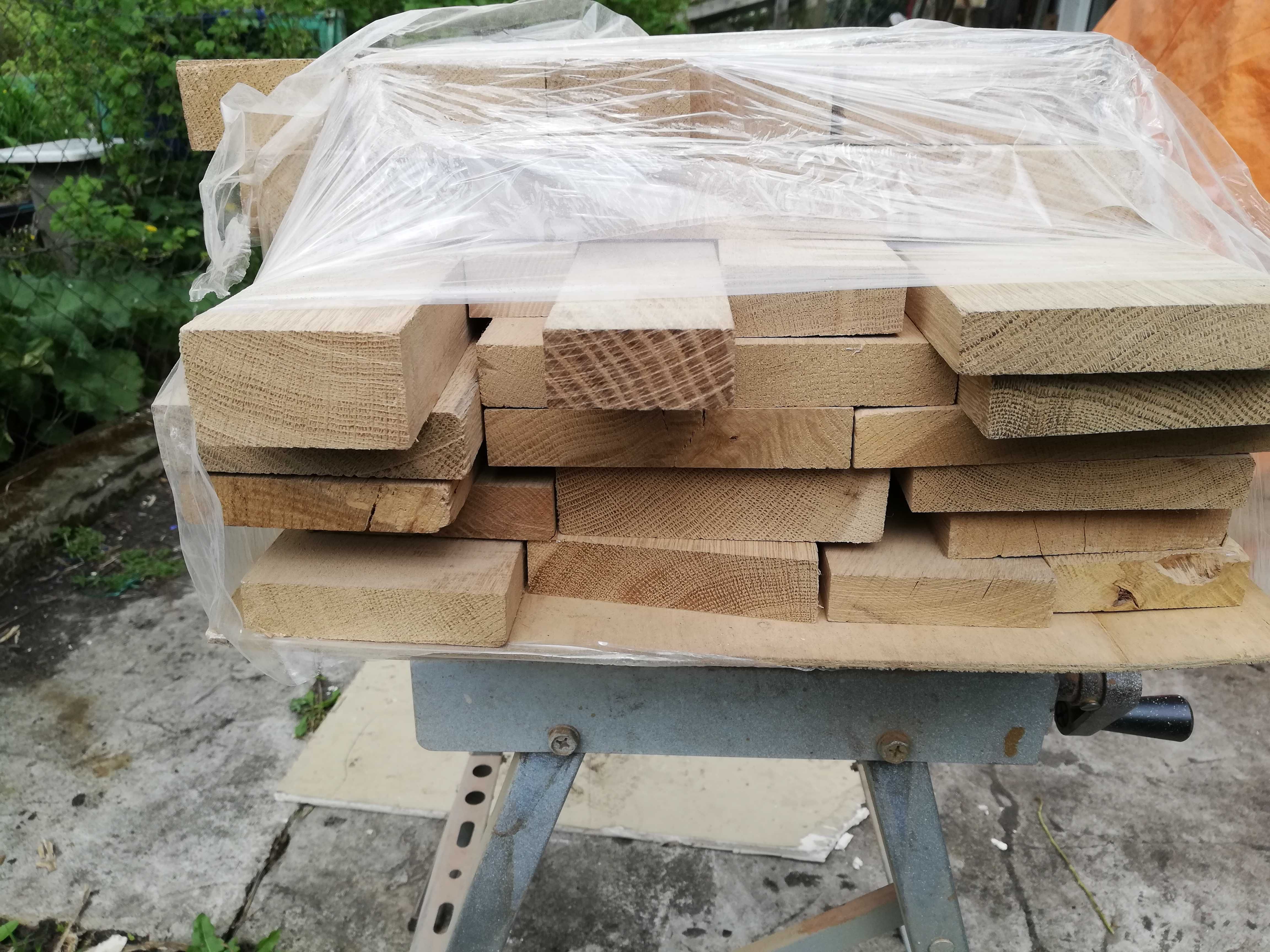 Drewno dębowe około 1m3