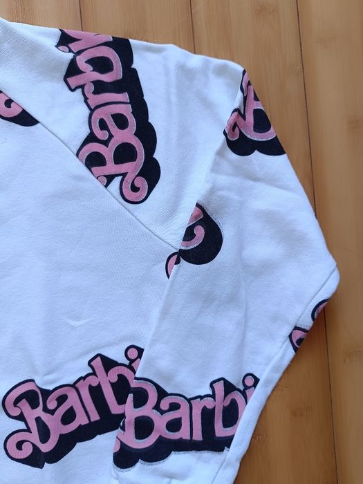 Sweatshirt branca com estampa Barbie