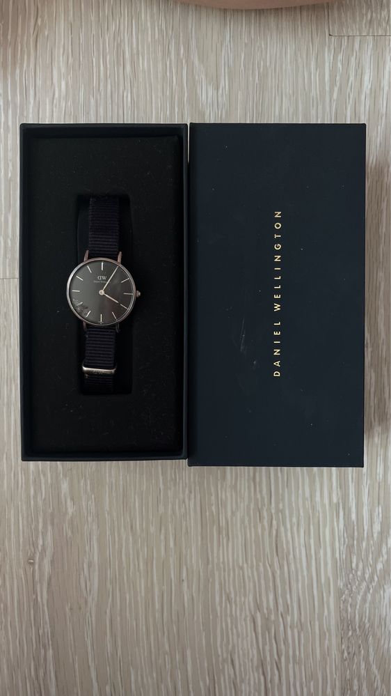 Годинник чорні 28д DANIEL WELLINGTON