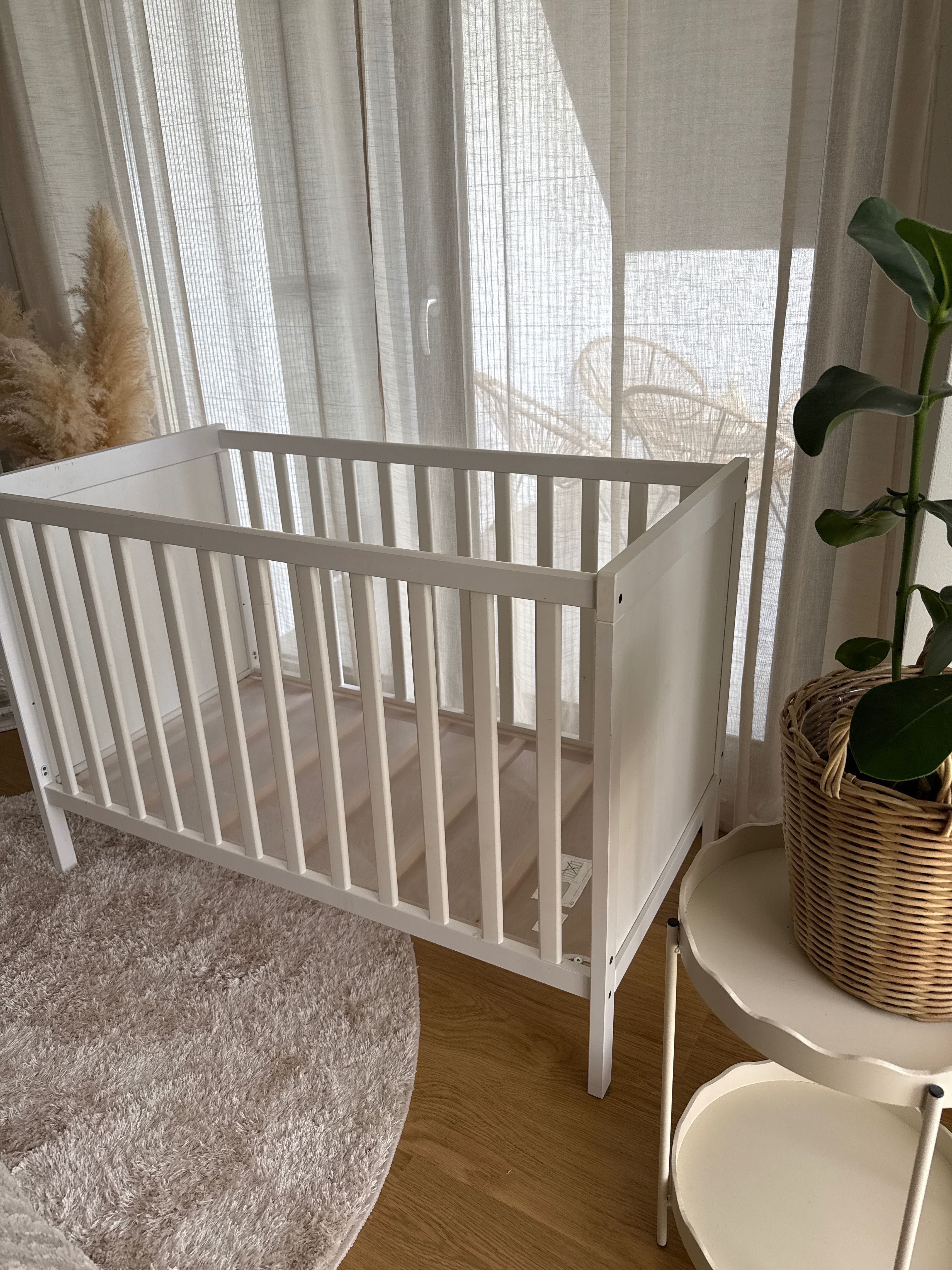 Łóżeczko niemowlęce białe Ikea Sundvik