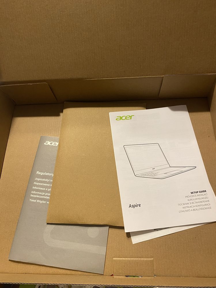 Laptop ACER srebrny