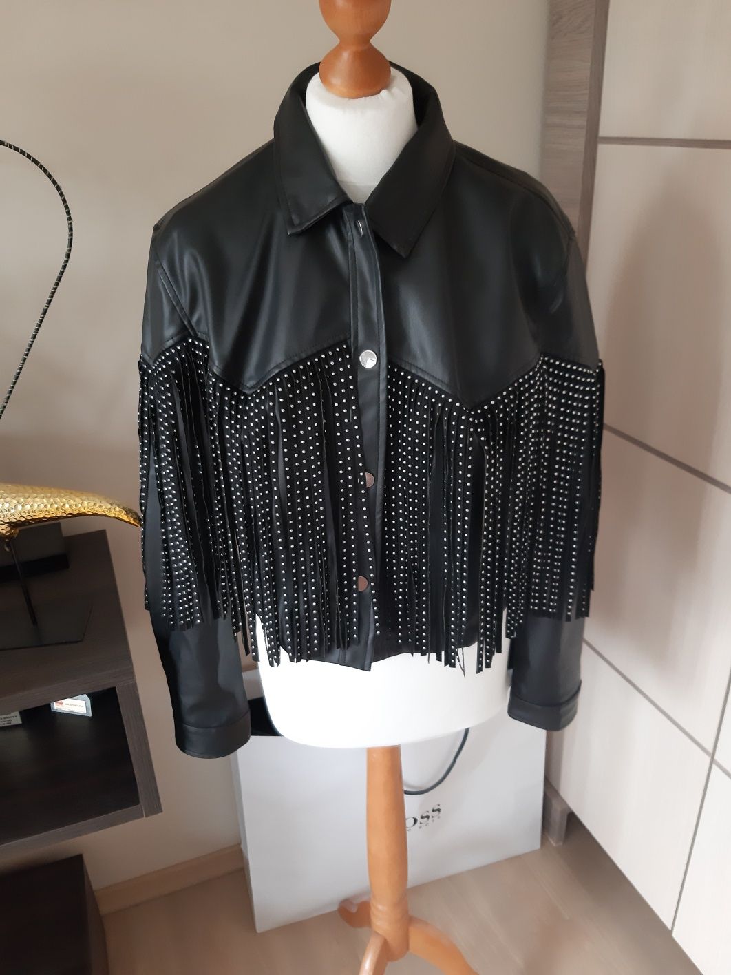 Kurtka Zara frędzle kolekcja kowbojka nity must have kurteczka czarna