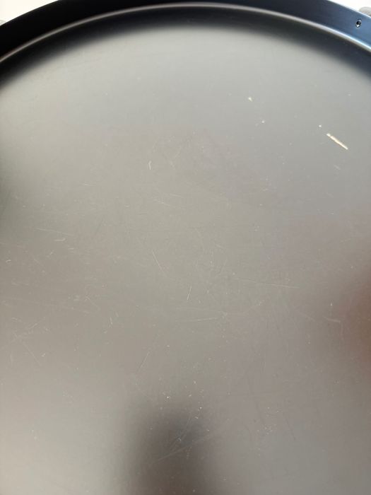 Mesa de apoio latão