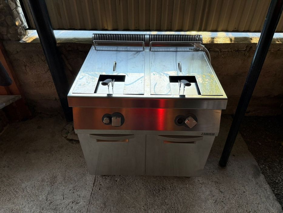 Продам професійну газову фритюрницю