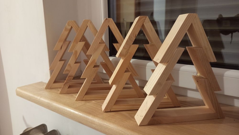 Drewniana choinka stroik