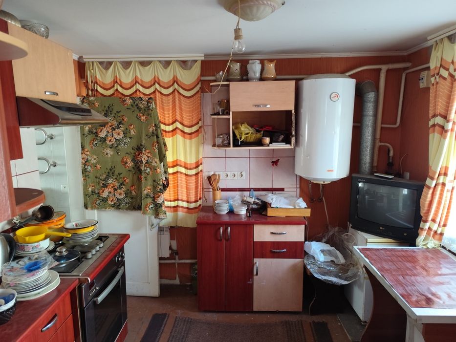 Здається половина дому з окремим входомпо вул.Бориса Луцького 26