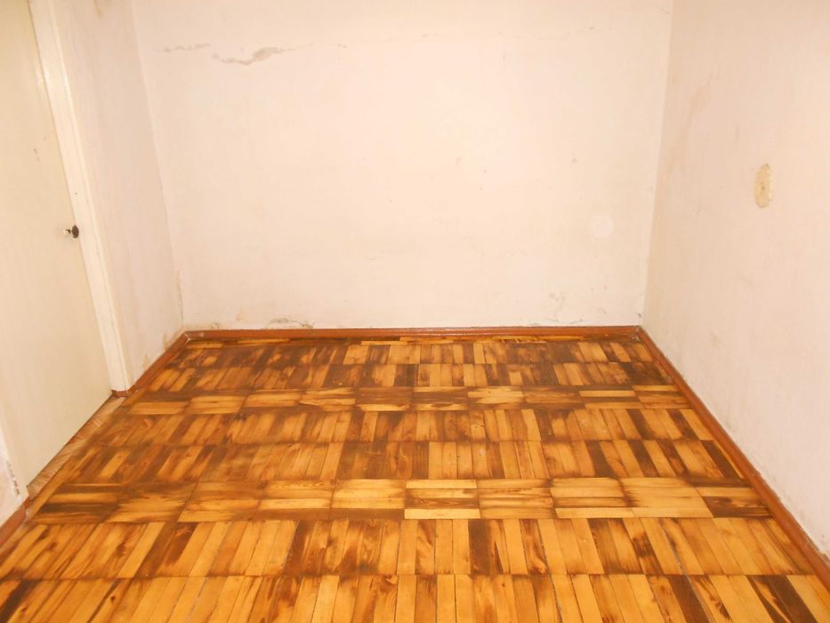 Продаж двохкімнатної квартири у цегляному будинку, 2/9