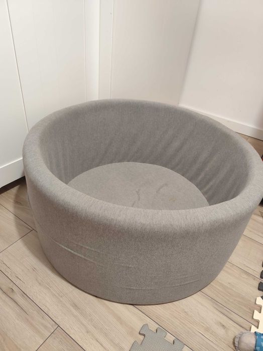 Basen suchy z piłeczkami