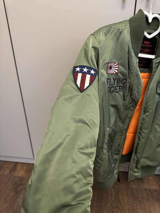 Бомбер Alpha Industries Flying Tigers
