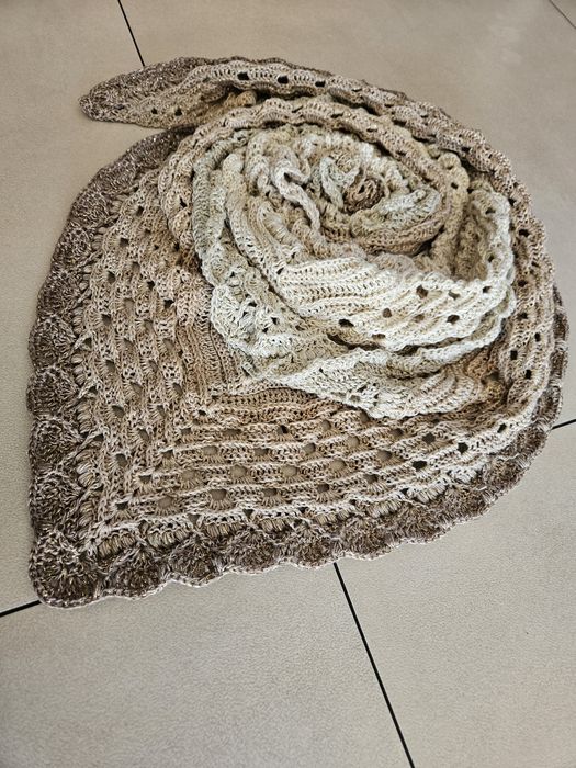 Chusta robiona na szydełku rękodzieło Handmade idealna na prezent