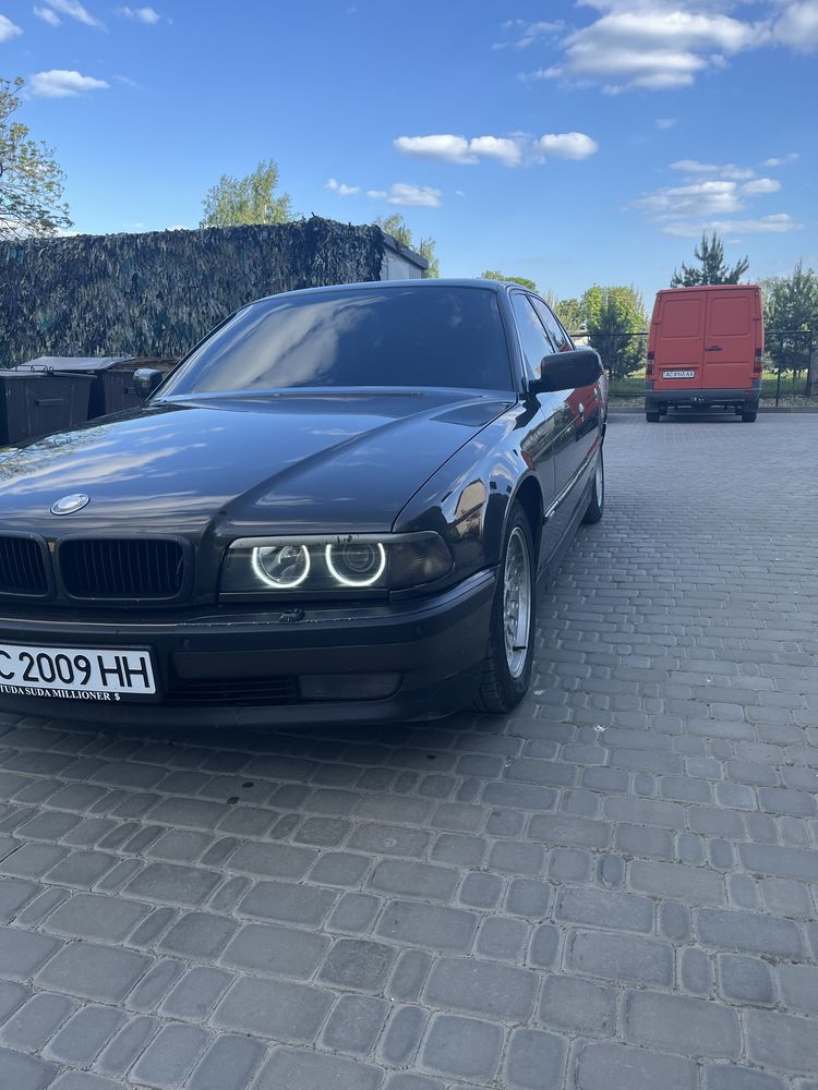 BMW 740i 1994 рік