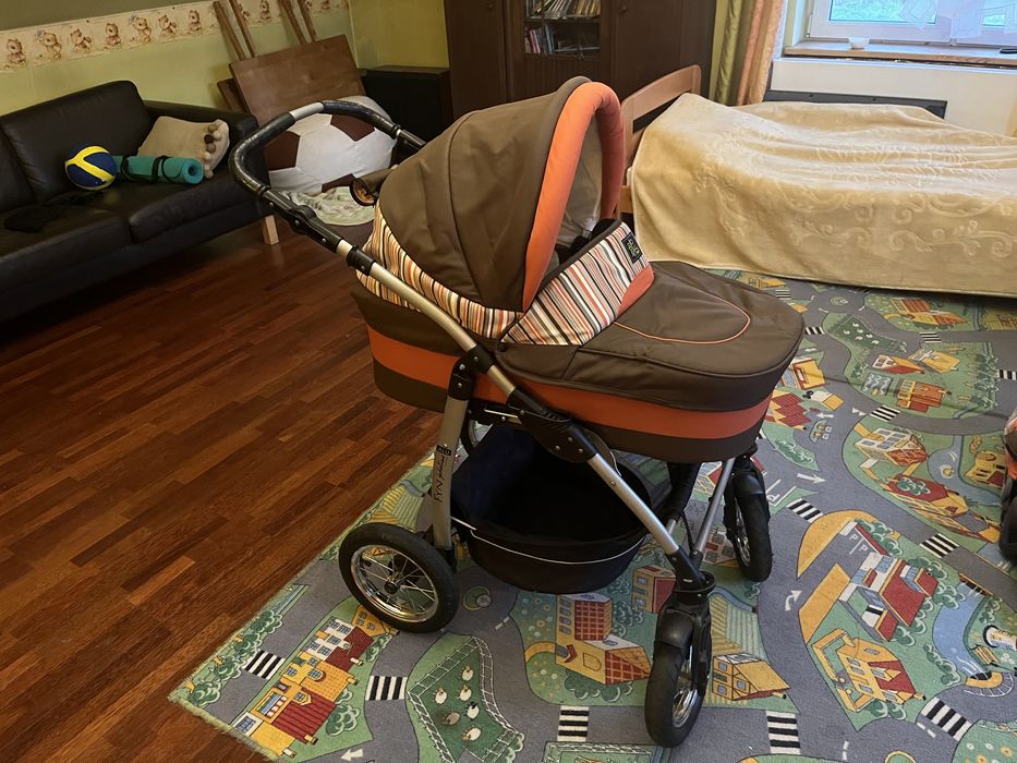 Wózek dzieciecy Jedo 3w1: fotelik samochodowy, gondola, spacerówka